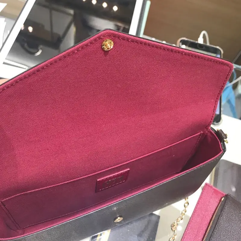 Genuine Leather High Quality Luxury Design Women's Three Piece Chain Purse Shoulder Bag Women's with Box Free Freight
Genuine Leather High Quality Luxury Design Women's Three Piece Chain Purse Shoulder Bag Women's with Box Free Freight