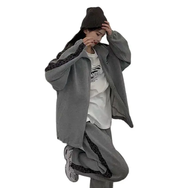 Модный женский комплект из двух предметов, одежда, Новинка весна-осень 2022, повседневный свободный костюм с толстовкой и брюками, женский костюм 
Модный женский комплект из двух предметов, одежда, Новинка весна-осень 2022, повседневный свободный костюм с толстовкой и брюками, женский костюм