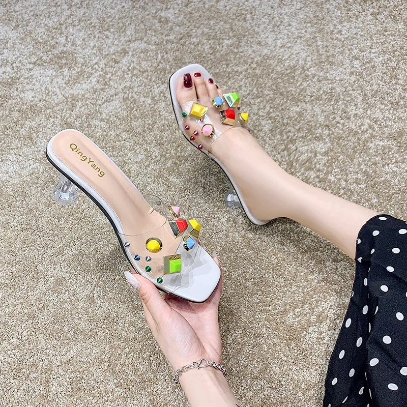 Женские летние тапочки со стразами, на толстом каблуке, прозрачные мягкие тапочки, разноцветная обувь
Женские летние тапочки со стразами, на толстом каблуке, прозрачные мягкие тапочки, разноцветная обувь