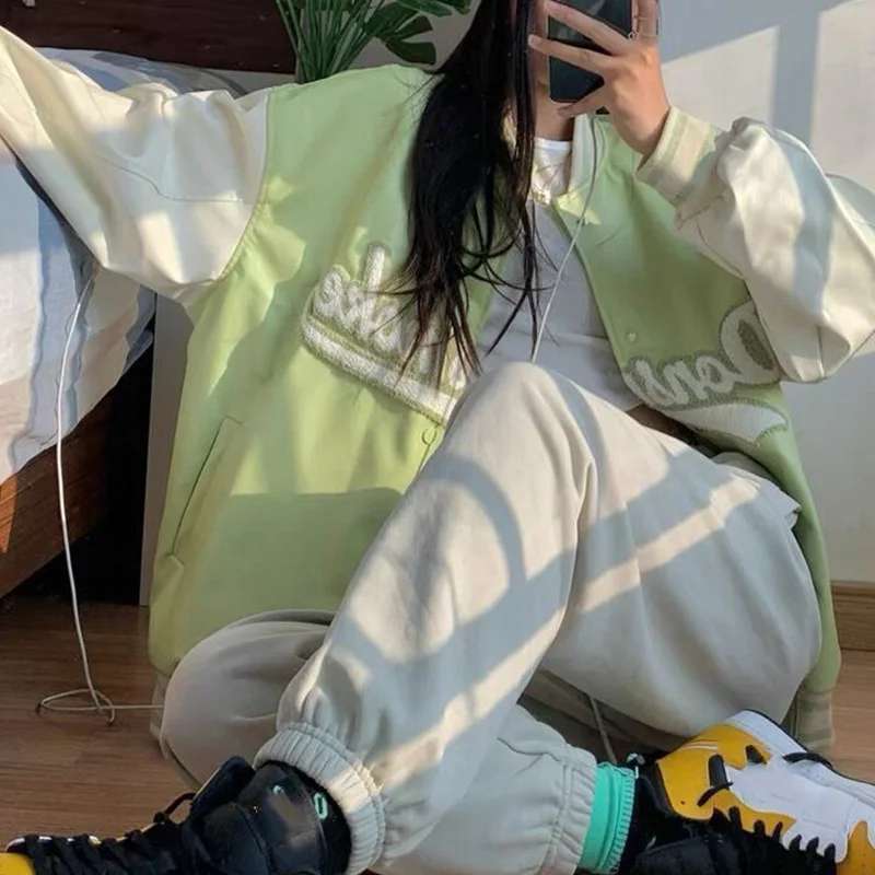 Casual Letter Green Baseball Jackets 2021 Spring Autumn New Loose Korean American Streetwear Top Student Oversized Jacket
Casual Letter Green Baseball Jackets 2021 Spring Autumn New Loose Korean American Streetwear Top Student Oversized Jacket