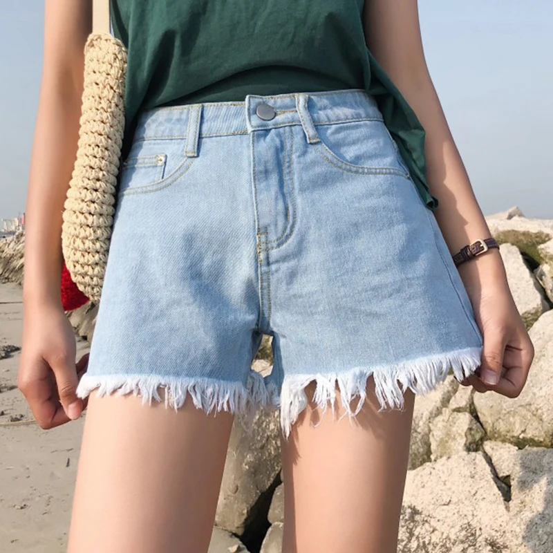 Retro Ripped Summer Women Wide Leg Blue Denim Shorts Casual Female Streetwear Loose Solid Tassel Jeans Shorts Plus Size
Retro Ripped Summer Women Wide Leg Blue Denim Shorts Casual Female Streetwear Loose Solid Tassel Jeans Shorts Plus Size
