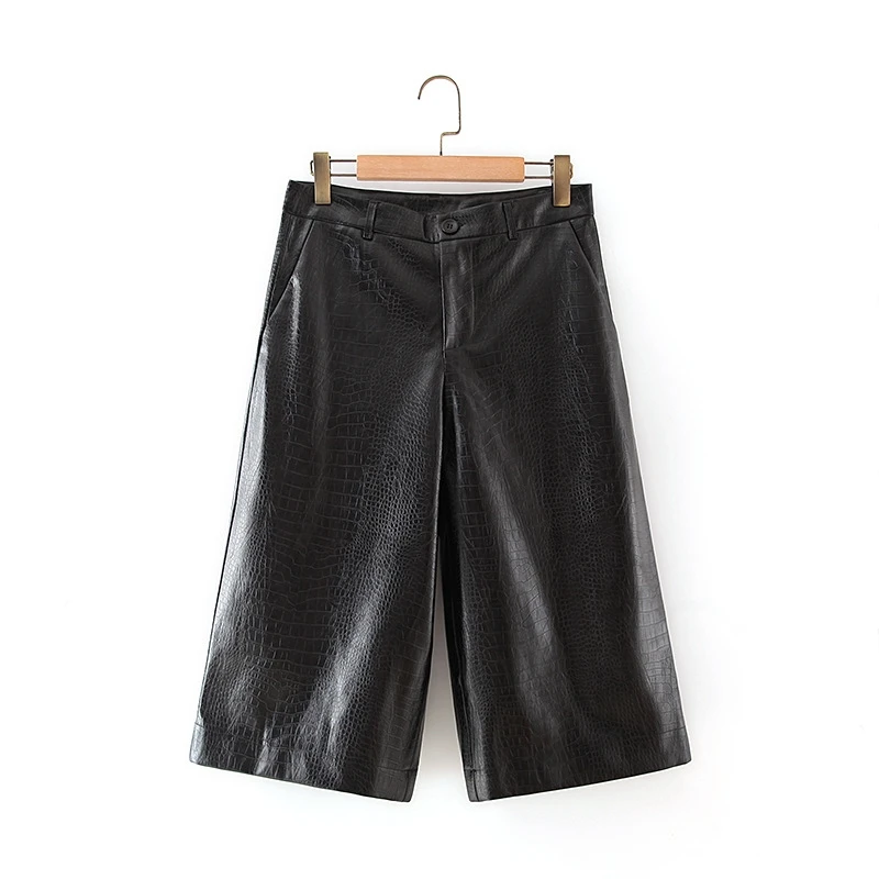 YOSIBCD Women 2021 Fashion Side Pockets Faux Leather Bermuda Shorts Vintage High Waist Zipper Female Short Pants Mujer
YOSIBCD Women 2021 Fashion Side Pockets Faux Leather Bermuda Shorts Vintage High Waist Zipper Female Short Pants Mujer