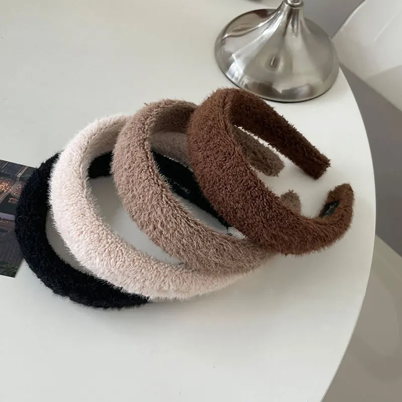 Lambswool Hair Hoop Autumn Winter Faux Fur Thick Hair Band For Women Hair Accessories Bezel Headband Solid Color Hairband
Lambswool Hair Hoop Autumn Winter Faux Fur Thick Hair Band For Women Hair Accessories Bezel Headband Solid Color Hairband