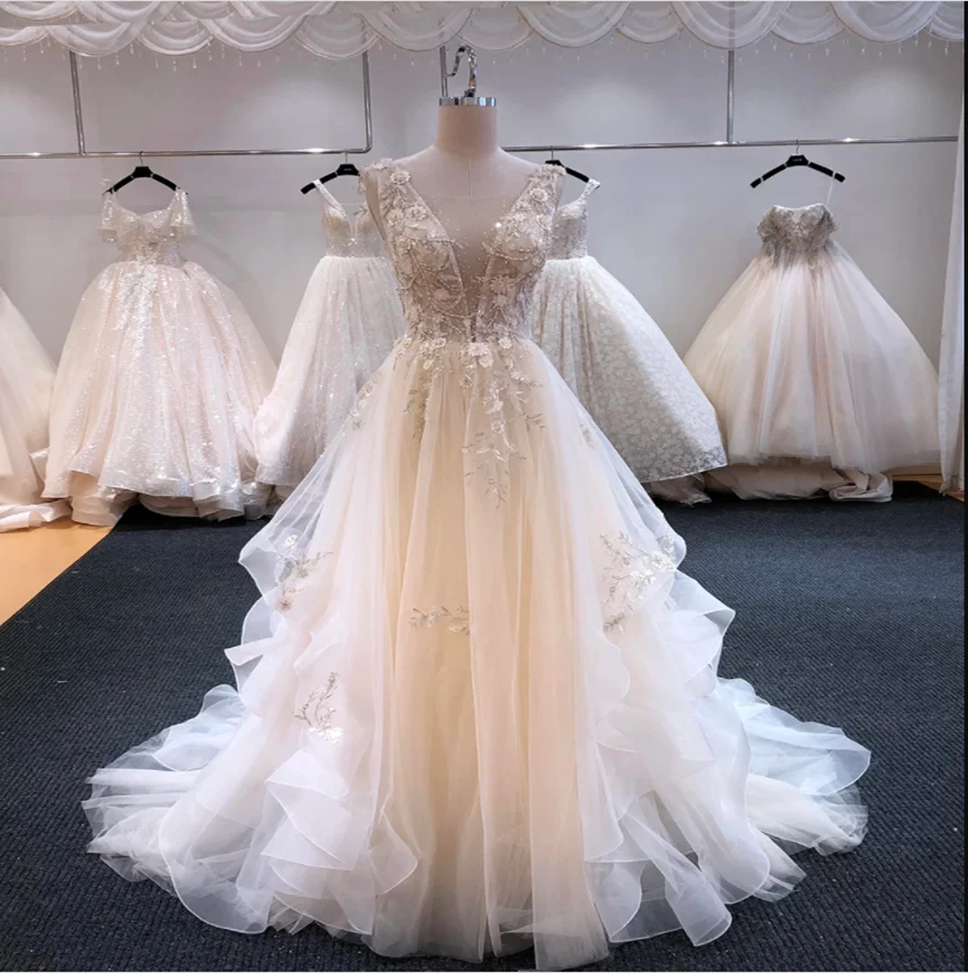 

Lover Kiss apliques corte tren Línea A cuello en V vestidos de novia lujo con cuentas espalda descubierta vestido de novia 2022