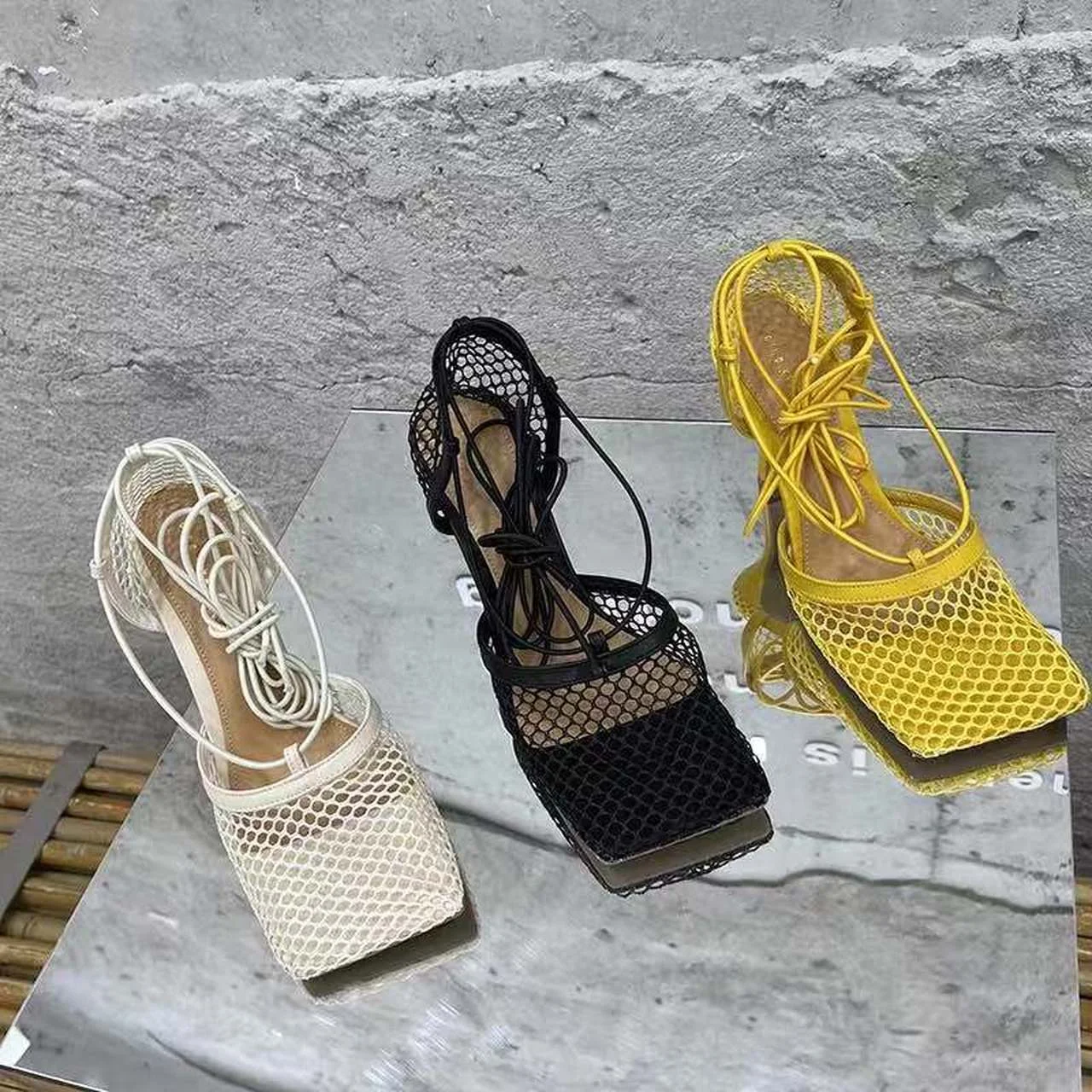 Large size women's sandals 36-43 square toe mesh high heels Baotou lace-up retro Roman shoes stiletto women's sandals
Large size women's sandals 36-43 square toe mesh high heels Baotou lace-up retro Roman shoes stiletto women's sandals