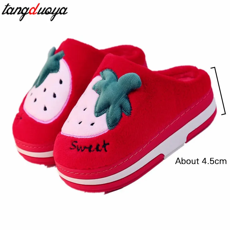 Cute Strawberry Winter Slippers Ladies Platform Indoor Shoes For Women Winter Autumn Home Slippers Female Warm Shoes 2021 
Cute Strawberry Winter Slippers Ladies Platform Indoor Shoes For Women Winter Autumn Home Slippers Female Warm Shoes 2021