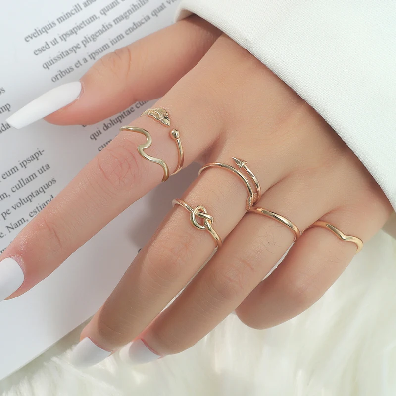 6-piece Set of Personalized Geometric Open Ring for Female Retro Gold Color Metal Arrow Feather Knot Shape Adjustable Ring Set
6-piece Set of Personalized Geometric Open Ring for Female Retro Gold Color Metal Arrow Feather Knot Shape Adjustable Ring Set