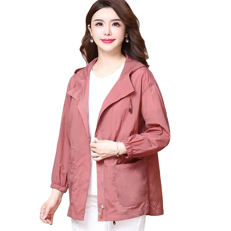 2020 Summer Women Jacket Sunscreen Coat Hooded Zipper Pocket Jackets Thin Windbreaker Female Casual Loose Outerwear Plus Size
2020 Summer Women Jacket Sunscreen Coat Hooded Zipper Pocket Jackets Thin Windbreaker Female Casual Loose Outerwear Plus Size