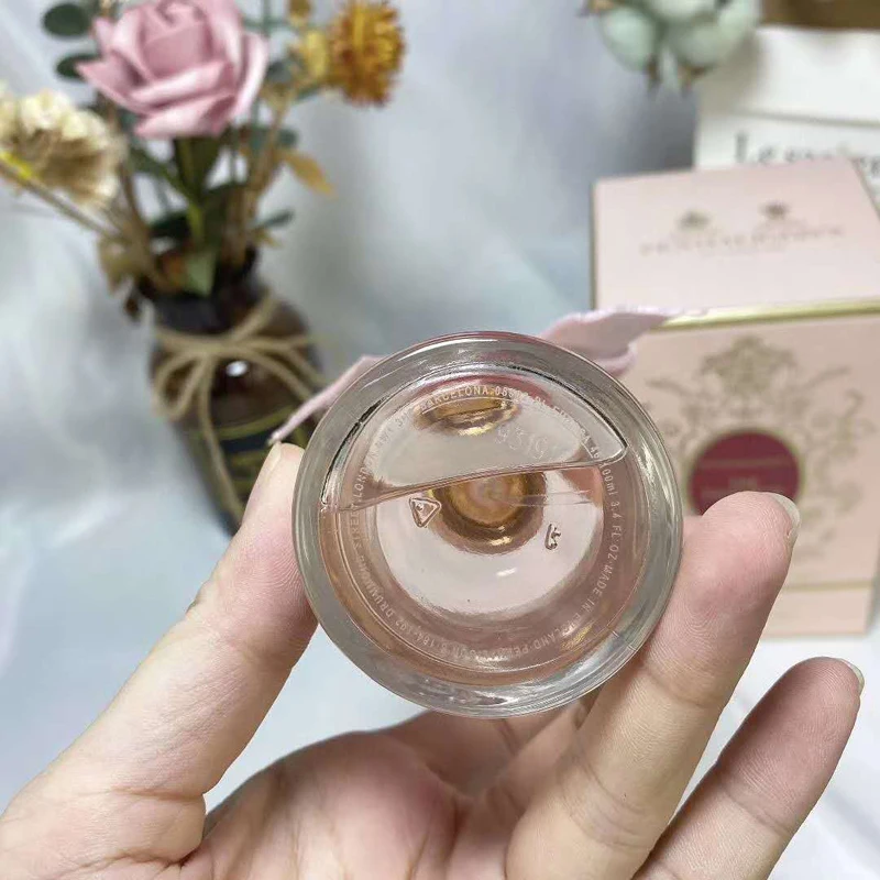 Original Perfume For Women Spray Glass Bottle Long lasting High Quality Female Eau De Parfum Fragrance Good Parfume
Original Perfume For Women Spray Glass Bottle Long lasting High Quality Female Eau De Parfum Fragrance Good Parfume