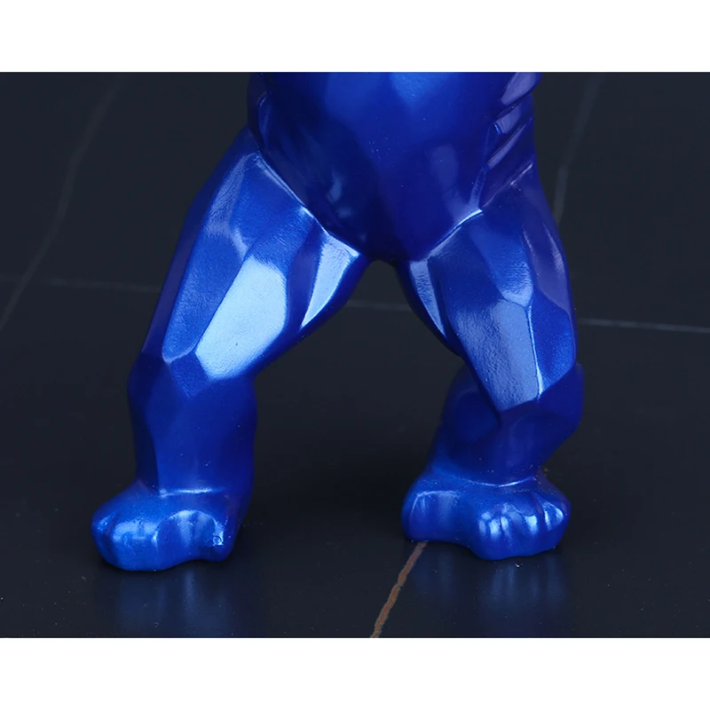 Modern Art Geometric Gorilla Statue Resin Chimpanzee Sculptures Bookcase Showcase Shop Home Decor Office Desk Room Decoration 
Modern Art Geometric Gorilla Statue Resin Chimpanzee Sculptures Bookcase Showcase Shop Home Decor Office Desk Room Decoration