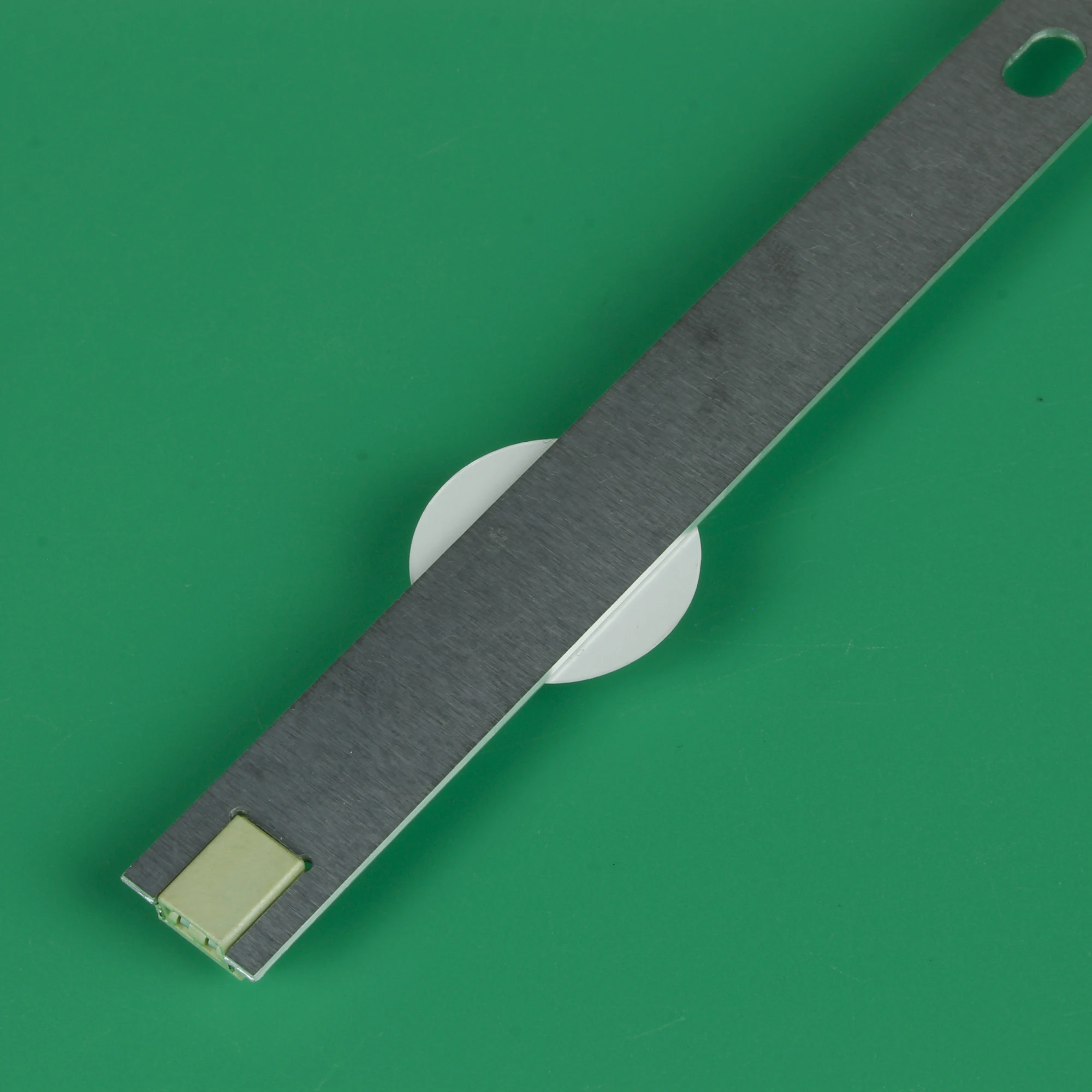 LED Backlight strip 9 Lamp for LG 32"TV 6916L-1030A 6916L-1031A 6916L-0923A 6916L-0881A LC320DXN SE R1 LED32A2000V LED32A2000i
LED Backlight strip 9 Lamp for LG 32"TV 6916L-1030A 6916L-1031A 6916L-0923A 6916L-0881A LC320DXN SE R1 LED32A2000V LED32A2000i