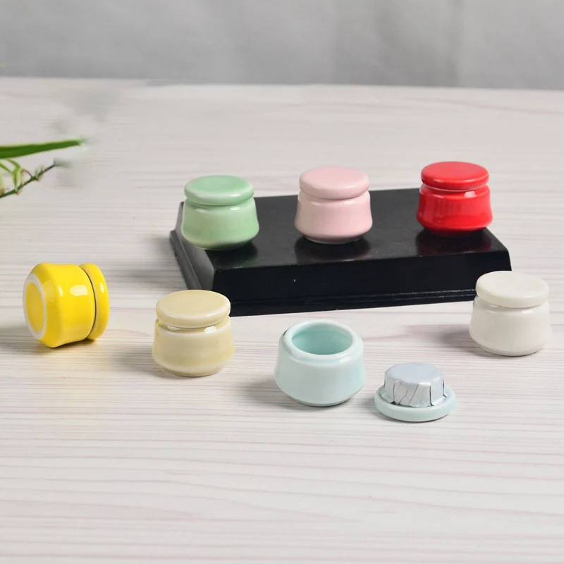 1pcs Small Mini Ceramic Jar Porcelain Cans Medicine Jar Tea Cans Incense Powder Jar Solid Balm Bottle
1pcs Small Mini Ceramic Jar Porcelain Cans Medicine Jar Tea Cans Incense Powder Jar Solid Balm Bottle