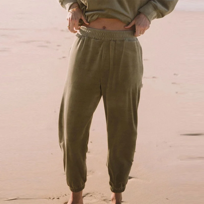 women's solid v-neck tracksuit casual long sleeve spliced tops female sport long pant suits autumn 2021 fashion 2 piece sets
women's solid v-neck tracksuit casual long sleeve spliced tops female sport long pant suits autumn 2021 fashion 2 piece sets