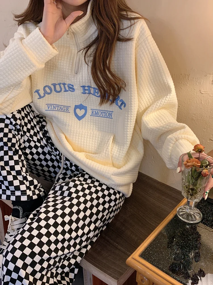 Sanmuzi Homemade Early Autumn Waffle Pullover Loose Leisure College Long Sleeved Sweater Women's Jacket
Sanmuzi Homemade Early Autumn Waffle Pullover Loose Leisure College Long Sleeved Sweater Women's Jacket