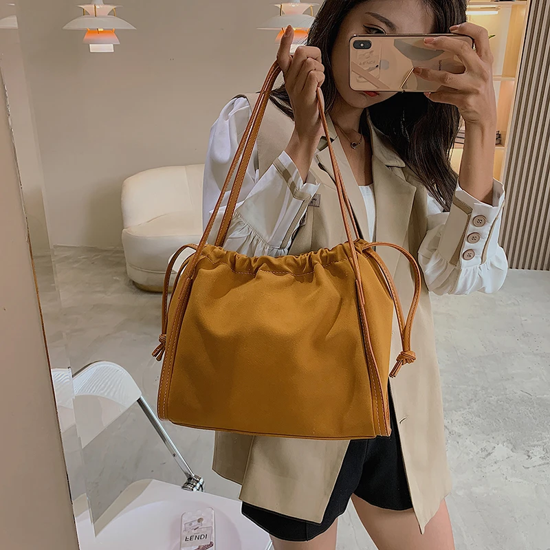 Luxury Lady Fashion PU Leather Drawstring Crossbody Shoulder Bag Handbags Vintage Designer Drawstring Tote Bag
Luxury Lady Fashion PU Leather Drawstring Crossbody Shoulder Bag Handbags Vintage Designer Drawstring Tote Bag