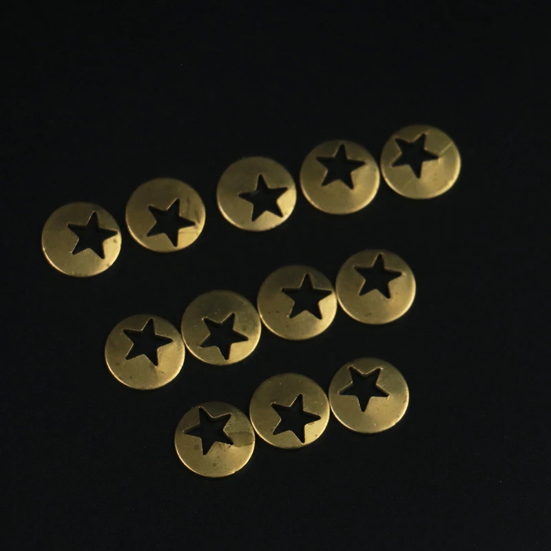 Brass 10*1mm round hollow five-pointed star pendant earrings pendant DIY handmade materials jewelry accessories 
Brass 10*1mm round hollow five-pointed star pendant earrings pendant DIY handmade materials jewelry accessories