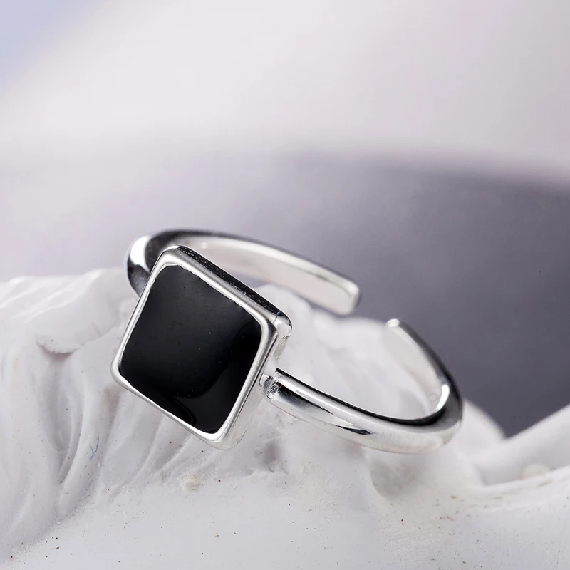 YIZIZAI Retro Black Drop Glaze Square Heart Open Ring Adjustable for Women Gifts Finger Girls Party Jewelry
YIZIZAI Retro Black Drop Glaze Square Heart Open Ring Adjustable for Women Gifts Finger Girls Party Jewelry