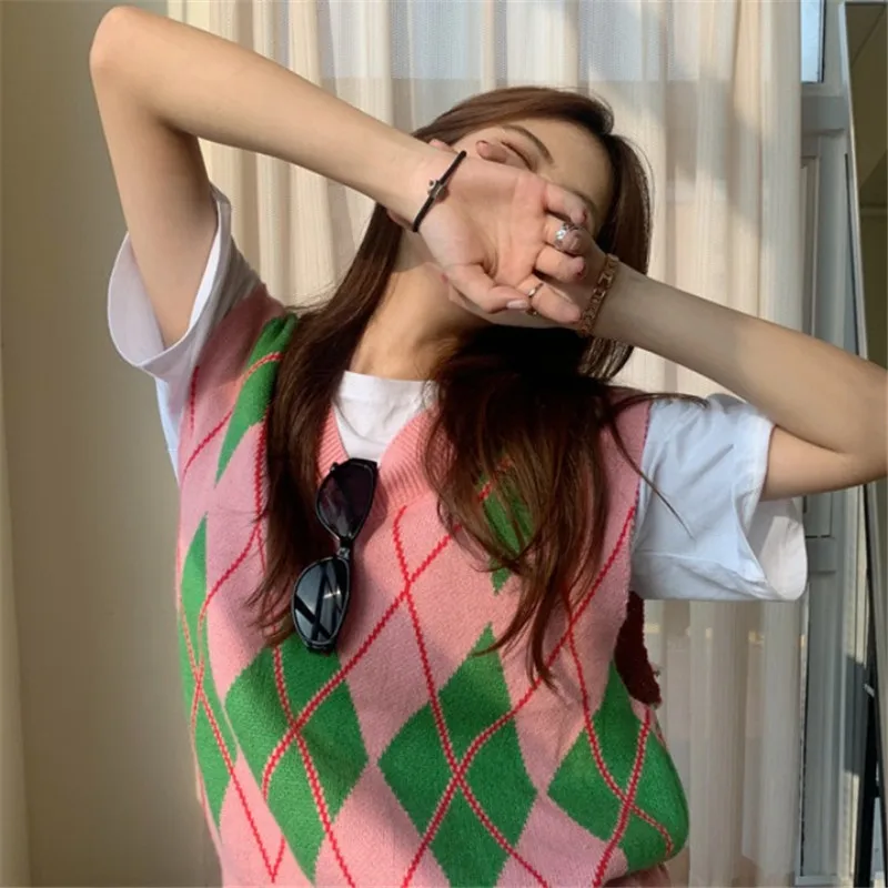 Vintage Woman Jersey Korean Casual V-Neck Hit Color Sleeveless Sweater Vest Female All Match Oversized Knit 
Vintage Woman Jersey Korean Casual V-Neck Hit Color Sleeveless Sweater Vest Female All Match Oversized Knit