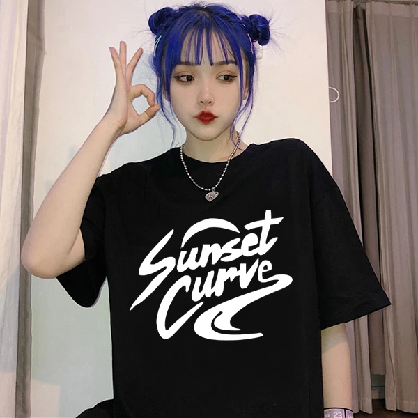 Summer round neck Julie and the Phantoms T-shirt Women's Sunset curve print short sleeves Femme aesthetic graphics on the neck
Summer round neck Julie and the Phantoms T-shirt Women's Sunset curve print short sleeves Femme aesthetic graphics on the neck