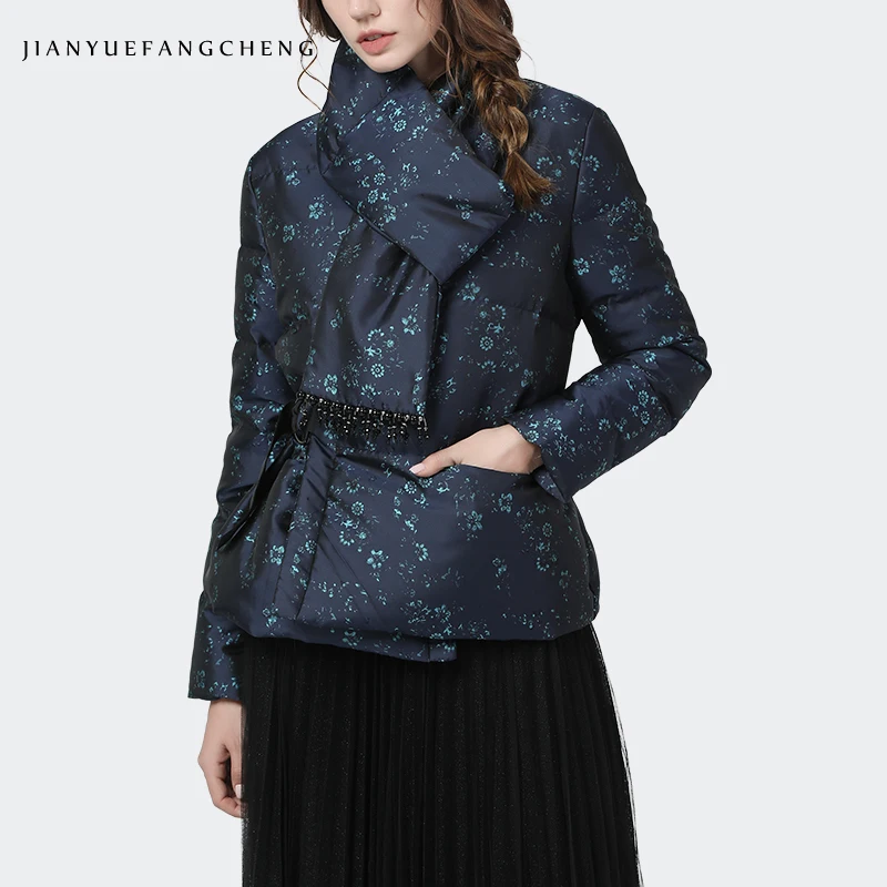 Fashion Blue Floral Printed Down Jacket With Detachable Halter Warm Thickened White Duck Down Female Korean 2020 Winter Jackets
Fashion Blue Floral Printed Down Jacket With Detachable Halter Warm Thickened White Duck Down Female Korean 2020 Winter Jackets