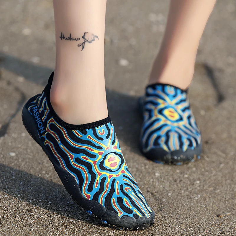 Water Shoes Mens Womens Quick Dry Beach Swim Shoes Barefoot Pool Aqua Socks Shoes for Surf Diving Outdoor Hiking Walking Sport
Water Shoes Mens Womens Quick Dry Beach Swim Shoes Barefoot Pool Aqua Socks Shoes for Surf Diving Outdoor Hiking Walking Sport