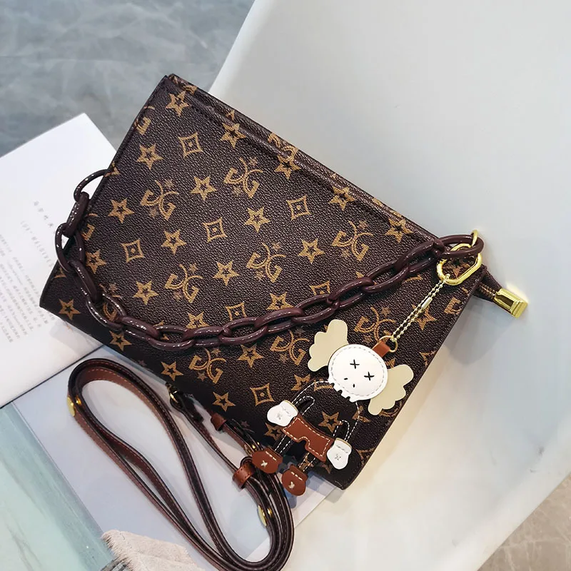 Bags for Women New Fashion Old Flower Print Retro Commuter Small Square Bag Chain Pendant Shoulder Messenger Bag Grand Sac Femme
Bags for Women New Fashion Old Flower Print Retro Commuter Small Square Bag Chain Pendant Shoulder Messenger Bag Grand Sac Femme