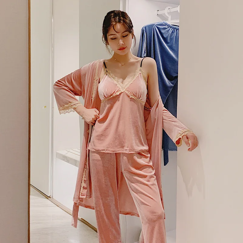 3pcs New Spring And Autumn Gold Velvet Embroidered Strap Sexy Nightgown Loose And Textured Lace Trim Home Service
3pcs New Spring And Autumn Gold Velvet Embroidered Strap Sexy Nightgown Loose And Textured Lace Trim Home Service