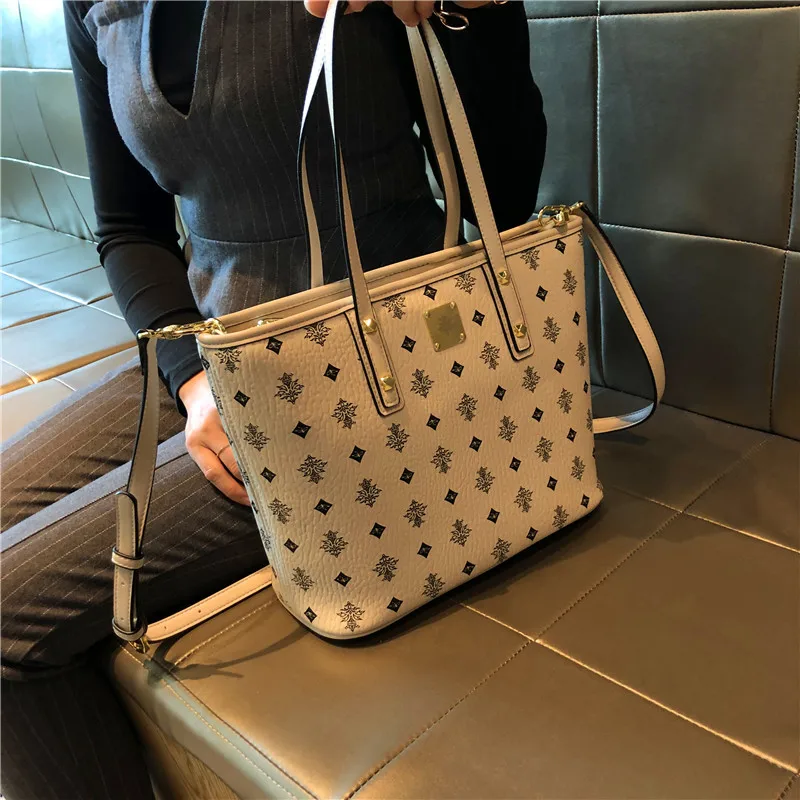 Niche Designer Large Capacity Casual Totes Luxury Fashion Shoulder Messenger Bags High Quality Women Leather Handbags Sac A Main
Niche Designer Large Capacity Casual Totes Luxury Fashion Shoulder Messenger Bags High Quality Women Leather Handbags Sac A Main