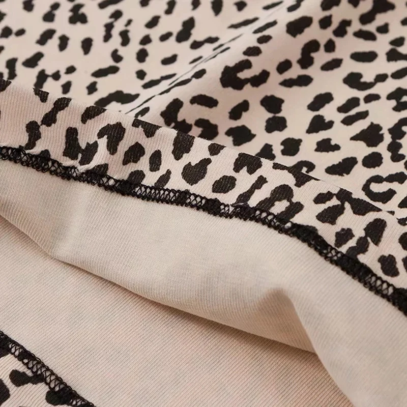 Women Leopard Print Mini Skirt Casual Mid Waist Zipper Night Out Mini Skirts Women Autumn Elegant Workwear Skirt
Women Leopard Print Mini Skirt Casual Mid Waist Zipper Night Out Mini Skirts Women Autumn Elegant Workwear Skirt