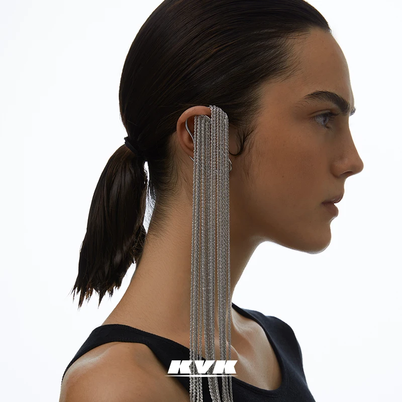 KVK Earrings 2021 trendy niche design no ear hole advanced feel light luxury braid dynamic flowing Abstract earhook
KVK Earrings 2021 trendy niche design no ear hole advanced feel light luxury braid dynamic flowing Abstract earhook