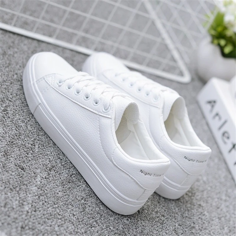 2020 spring and autumn Korean version of small white shoes fashion flat shoes breathable casual sports women's shoes sneakers
2020 spring and autumn Korean version of small white shoes fashion flat shoes breathable casual sports women's shoes sneakers