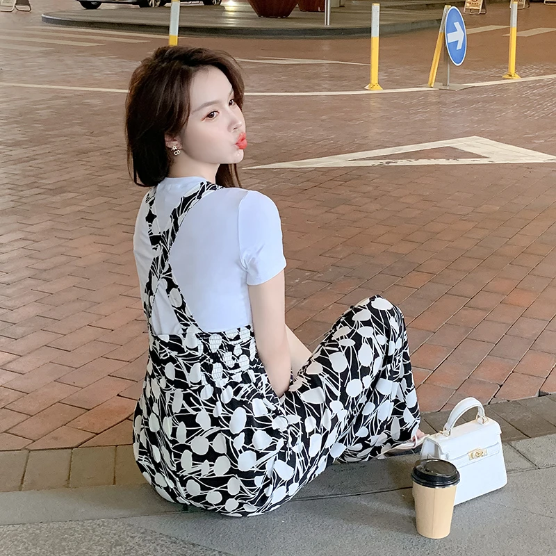 Fashion temperament overalls chiffon high waist thin wide-leg jumpsuit women 2021 summer Korean fashion women's clothing
Fashion temperament overalls chiffon high waist thin wide-leg jumpsuit women 2021 summer Korean fashion women's clothing