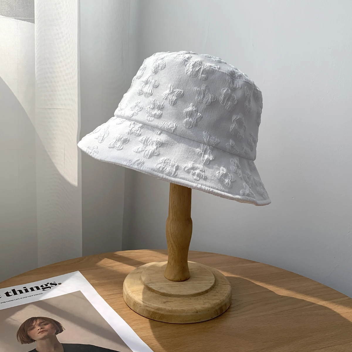 Adjustable Flower Bucket Hat Women Solid Color Cotton Wide Brim Sun Hat Casual Outdoor Modeling Decorative Hat Two Color
Adjustable Flower Bucket Hat Women Solid Color Cotton Wide Brim Sun Hat Casual Outdoor Modeling Decorative Hat Two Color