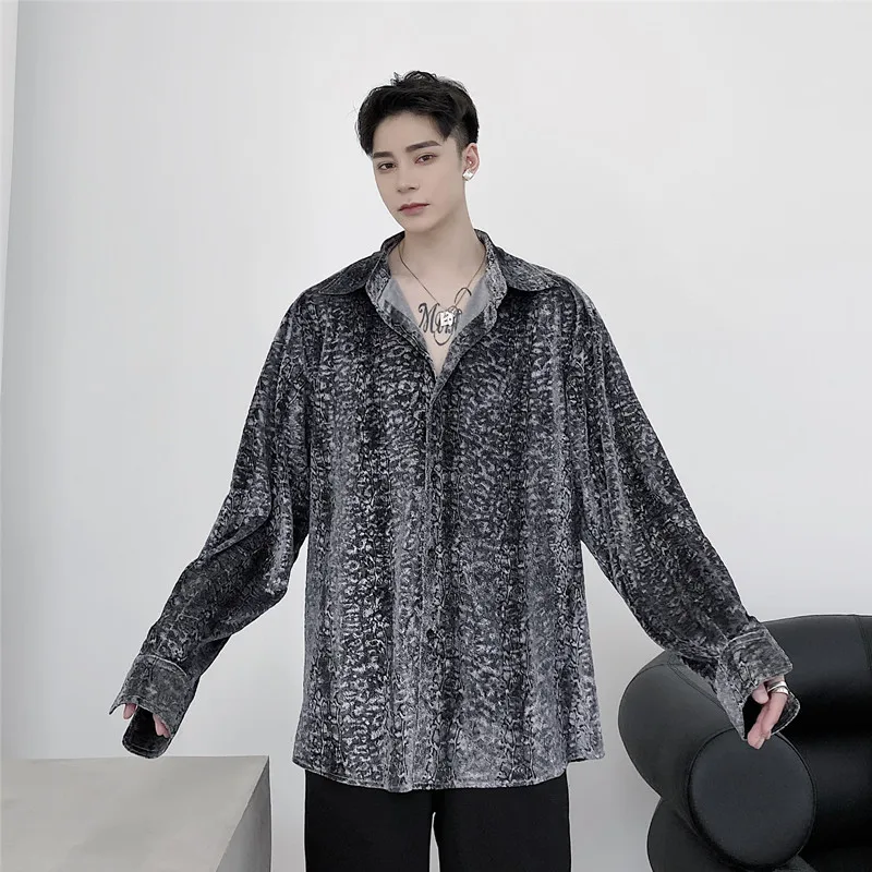Men's velvet long-sleeved retro casual shirts men's streetwear loose shirts stage fashion show clothing
Men's velvet long-sleeved retro casual shirts men's streetwear loose shirts stage fashion show clothing