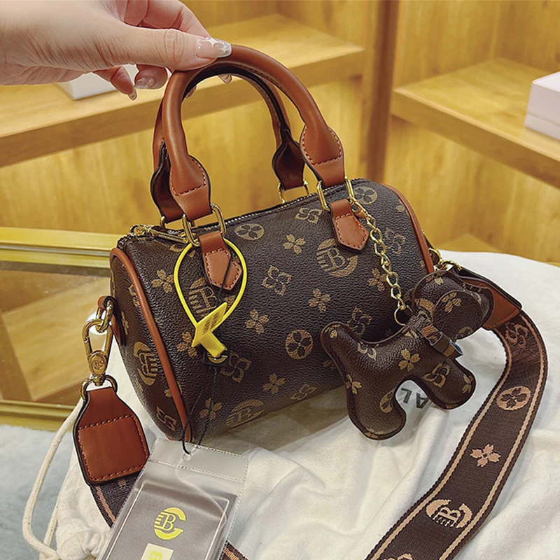 Luxury Handbags Women Bags Designer Vintage Clutch Purse Shoulder Bag Small Crossbody Bag for Women 2021 Bolsa Feminina Handbags
Luxury Handbags Women Bags Designer Vintage Clutch Purse Shoulder Bag Small Crossbody Bag for Women 2021 Bolsa Feminina Handbags