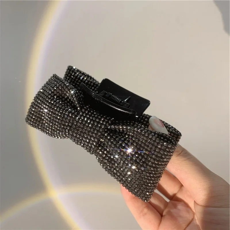 Dongdaemun South Korea full diamond bow claw clip large amount of hair large clip shark hair clip claw clip jewelry female
Dongdaemun South Korea full diamond bow claw clip large amount of hair large clip shark hair clip claw clip jewelry female
