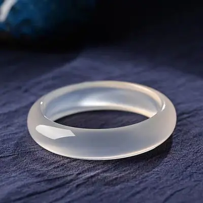 Zheru jewelry agate chalcedony white 54-64mm bracelet elegant princess jewelry for mother and girlfriend
Zheru jewelry agate chalcedony white 54-64mm bracelet elegant princess jewelry for mother and girlfriend