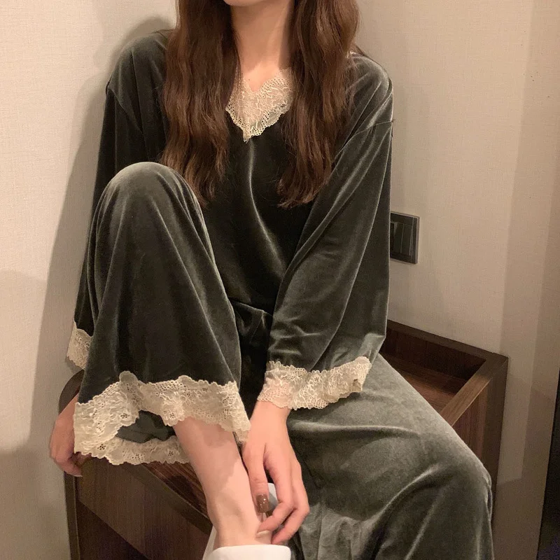 Women's Home Clothes Long Sleeved Solid Color Fleece Pajamas Sweet And Lovely Loose Large Size Pajamas Sexy Woman Set 2 Pieces
Women's Home Clothes Long Sleeved Solid Color Fleece Pajamas Sweet And Lovely Loose Large Size Pajamas Sexy Woman Set 2 Pieces