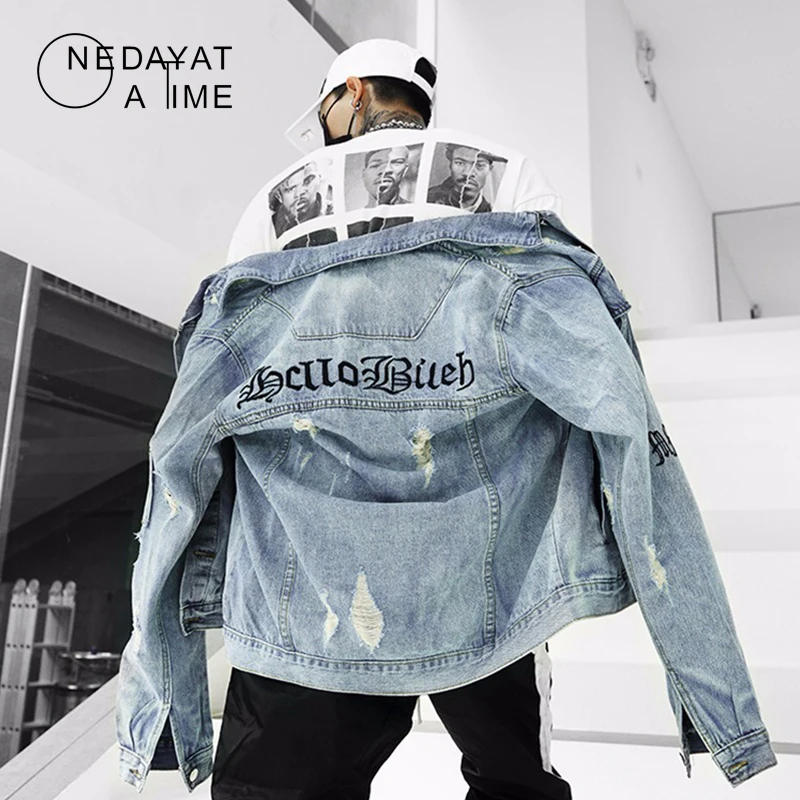 Mens Denim Bomber Jackets Ripped Holes Vintage Gothic Letter Embroidery Short Jacket Jeans Distressed Streetwear Hip Hop Coats
Mens Denim Bomber Jackets Ripped Holes Vintage Gothic Letter Embroidery Short Jacket Jeans Distressed Streetwear Hip Hop Coats