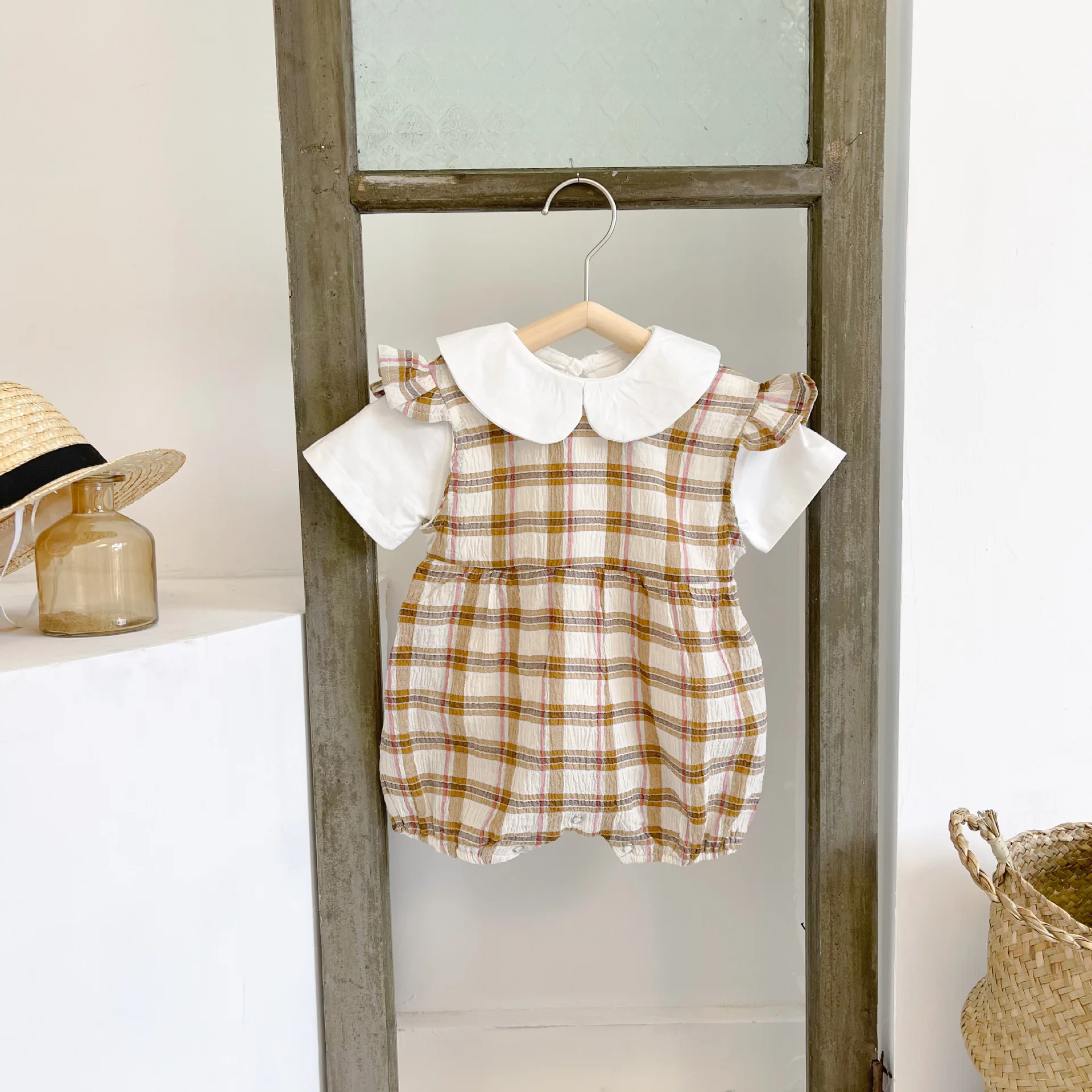 New Arrival Toddler Baby Romper Plaid Summer Girls Clothes Ruffle Jumpsuit Cotton Kid T-shirt Set Short Sleeve Baby Clothing Set
New Arrival Toddler Baby Romper Plaid Summer Girls Clothes Ruffle Jumpsuit Cotton Kid T-shirt Set Short Sleeve Baby Clothing Set