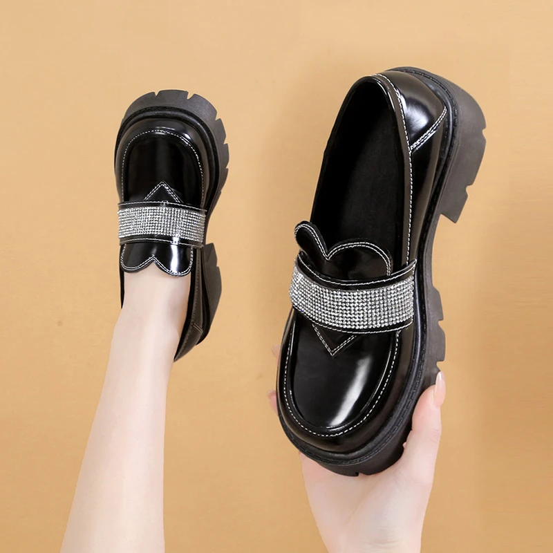 2022 new heart Lolita shoes women high heel Mary Jane shoes Japanese JK uniform leather shoes cute college girls platform shoes
2022 new heart Lolita shoes women high heel Mary Jane shoes Japanese JK uniform leather shoes cute college girls platform shoes