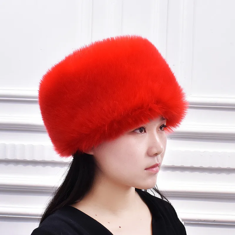 Женская зимняя утолщенная теплая шапка с русским мехом енота пушистые наушники