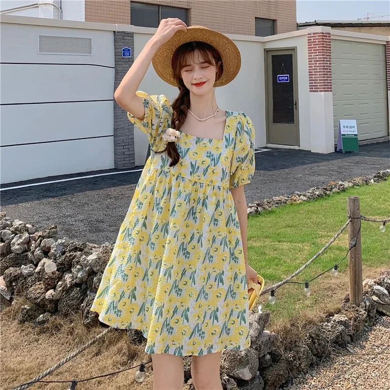 Women's summer floral dress small loose and thin A-line dress new first love short sleeve women dress P3 438
Women's summer floral dress small loose and thin A-line dress new first love short sleeve women dress P3 438