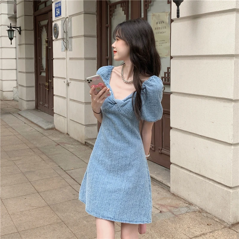 Denim Dress Female New Style French Retro Design Puff Sleeve Temperament Short Skirt Summer
Denim Dress Female New Style French Retro Design Puff Sleeve Temperament Short Skirt Summer