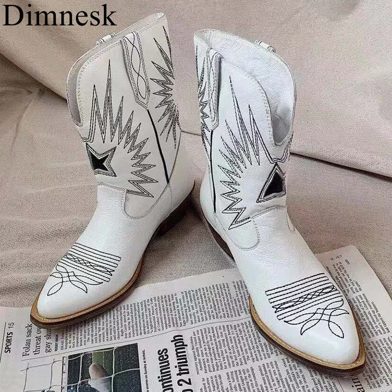 2021 Pointed Toe Chelsea Boots Women Real Leather Embroidered Chunky Heel Ankle Boots Autumn Western Cowboy Short Boots Female
2021 Pointed Toe Chelsea Boots Women Real Leather Embroidered Chunky Heel Ankle Boots Autumn Western Cowboy Short Boots Female
