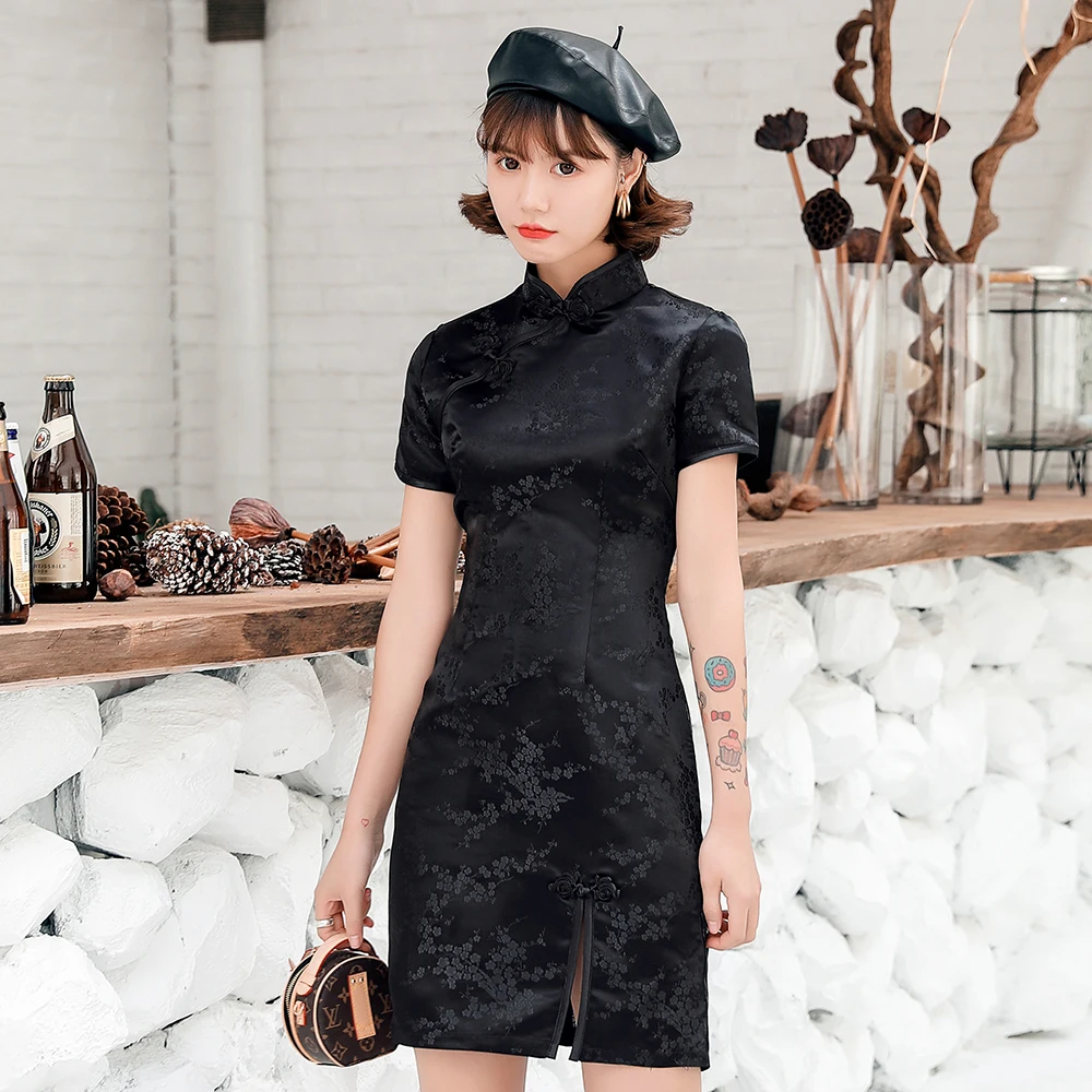 Sexy Slim Mini Plus Size Cheongsam Elegant Champagne Women Qipao Vintage Button Classic Satin Vestidos Exquiiate Chinese Dress
Sexy Slim Mini Plus Size Cheongsam Elegant Champagne Women Qipao Vintage Button Classic Satin Vestidos Exquiiate Chinese Dress