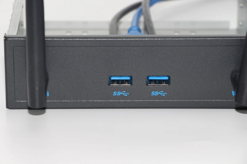 New Wireless Network Card Front Antenna USB PCI-E 1x to 2Port USB 3.0 Card 5.25" Floppy Bay Front Panel USB Hub Wireless Adapter
New Wireless Network Card Front Antenna USB PCI-E 1x to 2Port USB 3.0 Card 5.25" Floppy Bay Front Panel USB Hub Wireless Adapter