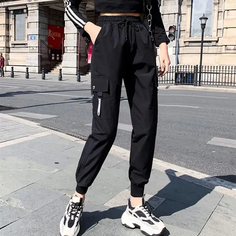 Streetwear Womens Cargo Pants Black Casual Joggers High Waist Loose Female Casual Trousers Harajuku Pants Mujer Pantalones
Streetwear Womens Cargo Pants Black Casual Joggers High Waist Loose Female Casual Trousers Harajuku Pants Mujer Pantalones