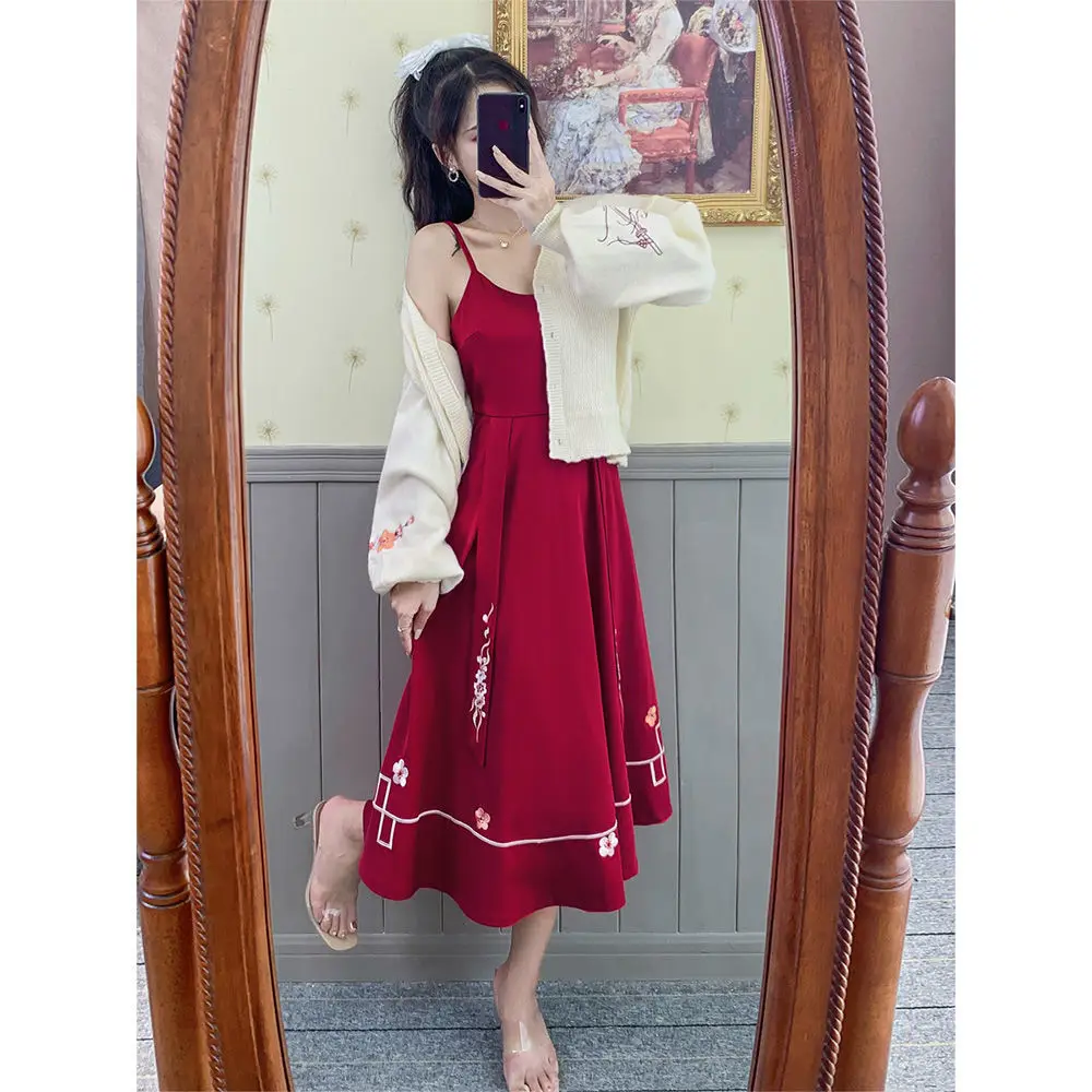 Burgundy Satin Pleated Chinese Dresses Improved Embroidery Floral 2pcs Cheongsam Sexy Women Strapless Qipao Large Size 3xl-4xl
Burgundy Satin Pleated Chinese Dresses Improved Embroidery Floral 2pcs Cheongsam Sexy Women Strapless Qipao Large Size 3xl-4xl