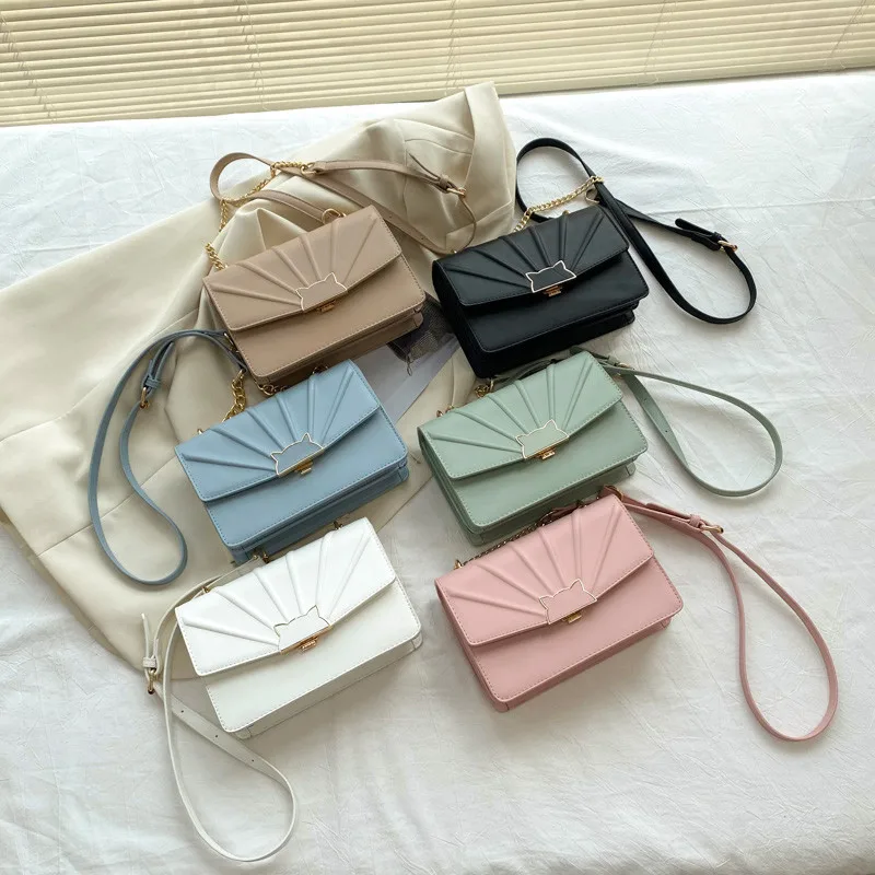 Fashion Women Bag 2021 Branded Designer Small Shoulder Bag Chain PU Leather Crossbody Handbags Purse Casual Summer
Fashion Women Bag 2021 Branded Designer Small Shoulder Bag Chain PU Leather Crossbody Handbags Purse Casual Summer